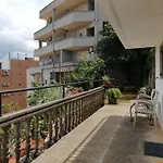 Lovely Studio Apartment In Budva